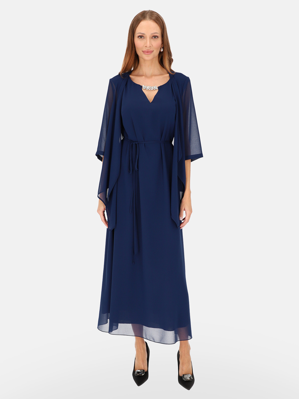 Granatowa długa suknia na wesele zimą