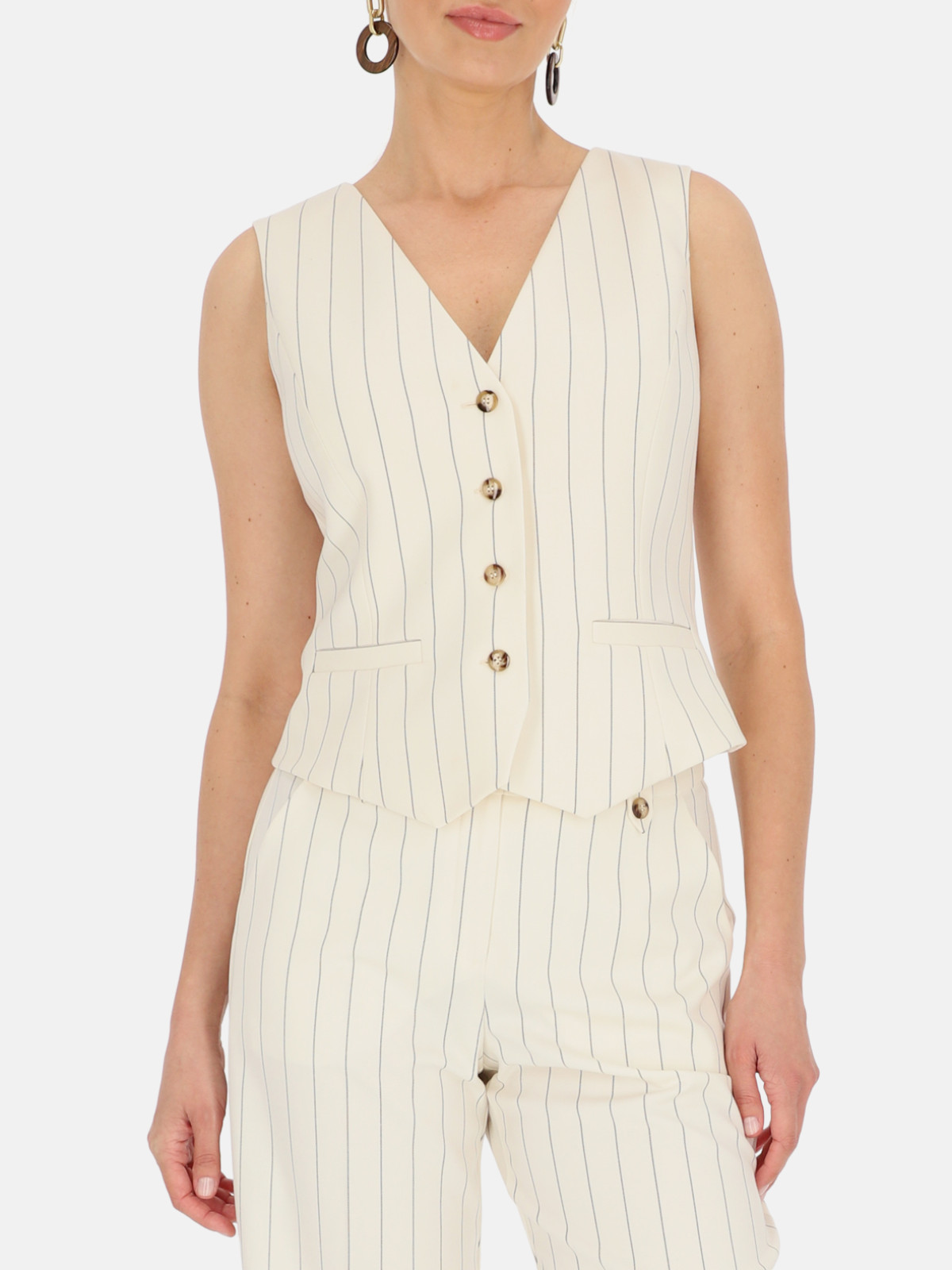 Jak nosić biel latem?