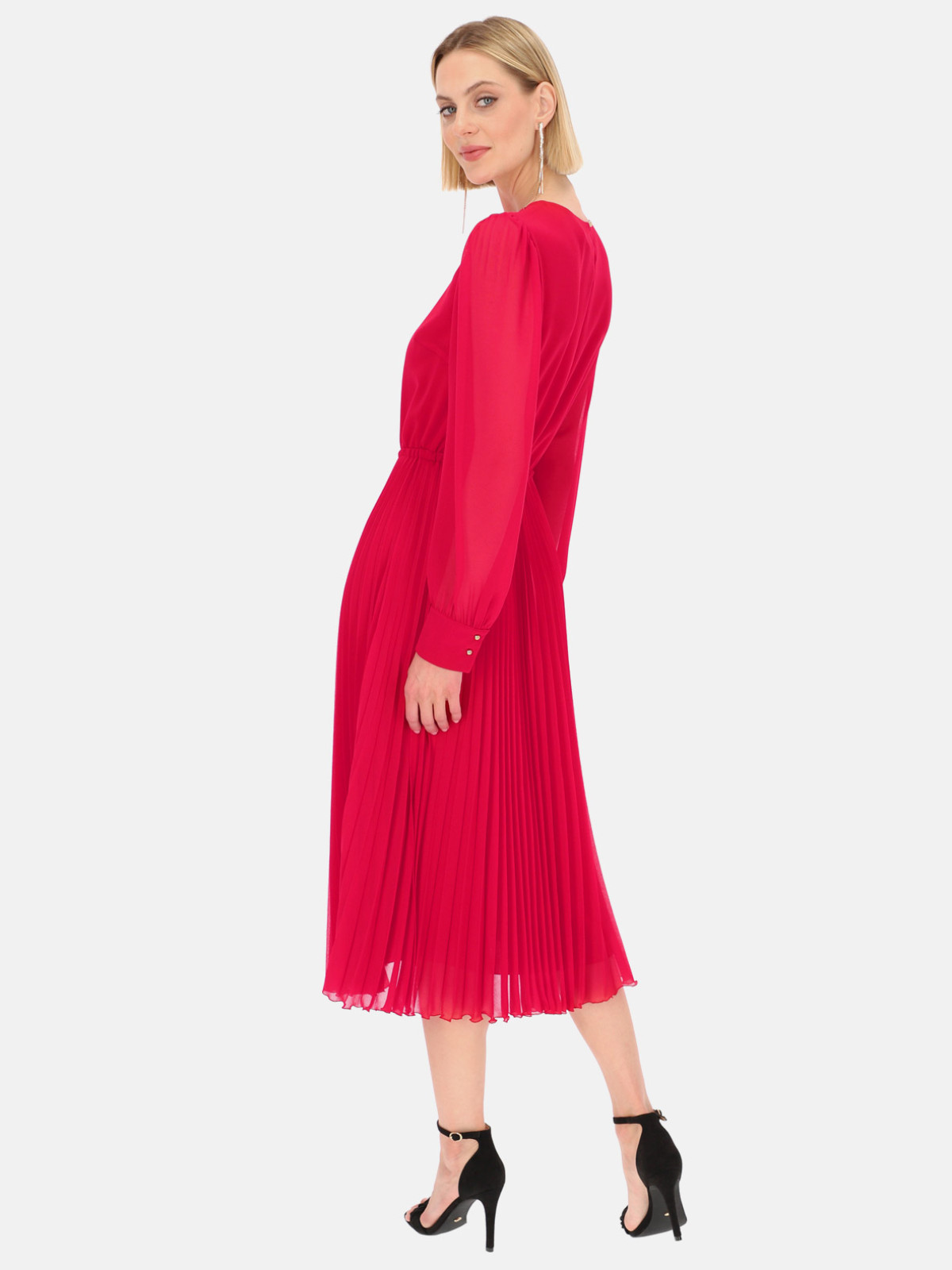 Jak ożywić swoją stylizację - czerwona sukienka