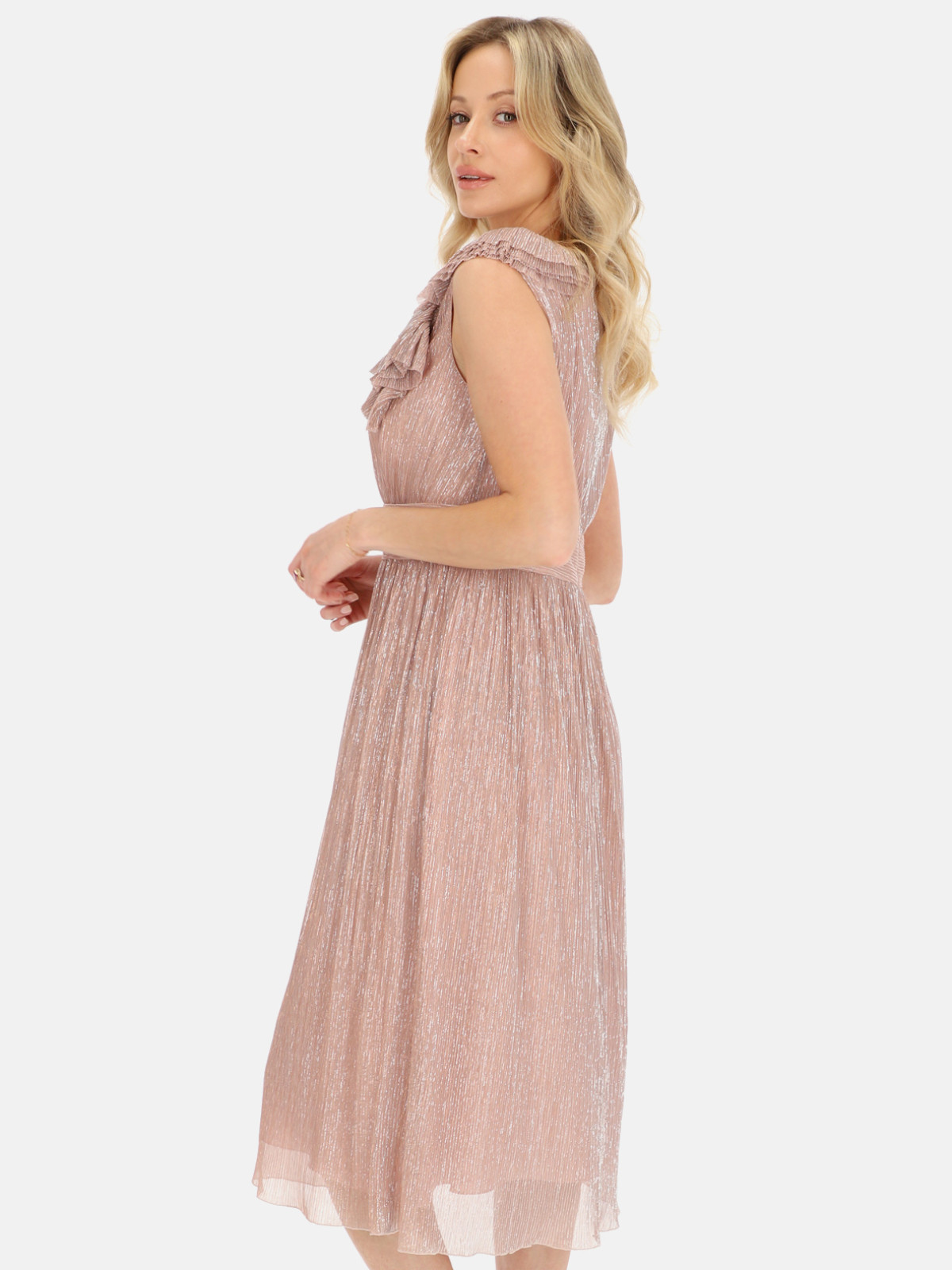 Pudrowa sukienka midi - strój na garden party