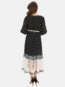 Czarna sukienka midi w groszki z koronką L’AF Karla