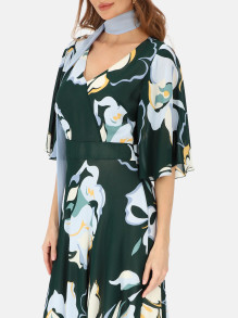 Zielona elegancka sukienka maxi w kwiatowy wzór L'AF Kendal