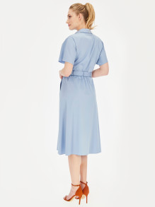 Błękitna koszulowa sukienka z paskiem Potis & Verso Alen
