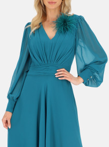 Turkusowa sukienka wieczorowa z broszką L'AF Sweet