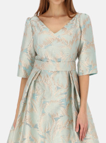 Miętowa elegancka sukienka midi w kwiaty L'AF Bet