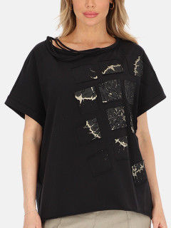  Czarny t-shirt damski bawełniany z nadrukiem i aplikacją Eye For Fashion