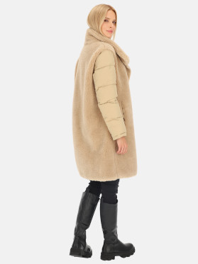 Beżowy płaszcz z pikowanymi rekawami Rino & Pelle Rouke