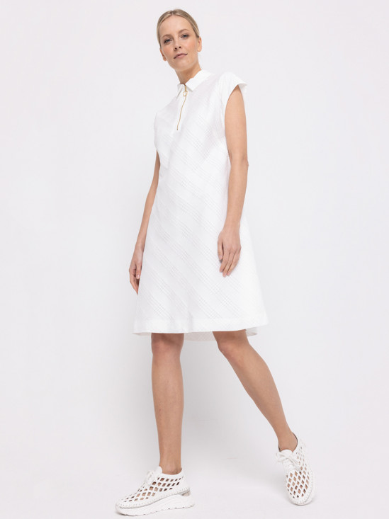  Biała fakturowana sukienka Deni Cler Milano