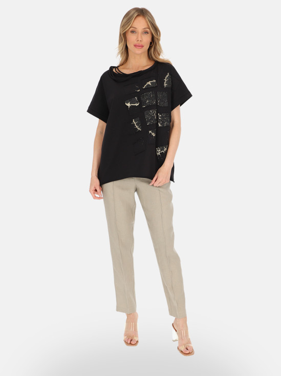  Czarny t-shirt damski bawełniany z nadrukiem i aplikacją Eye For Fashion