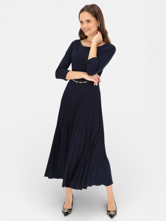  Granatowa sukienka z plisowanym dołem i ozdobą w pasie L'AF Celine