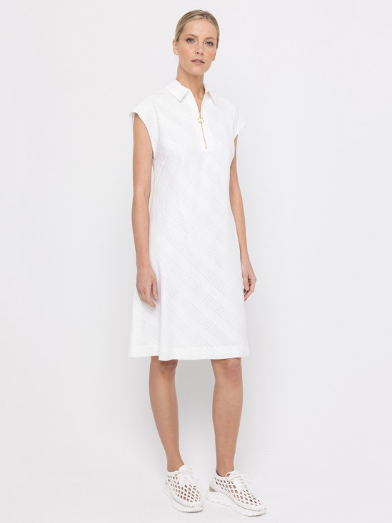  Biała fakturowana sukienka Deni Cler Milano