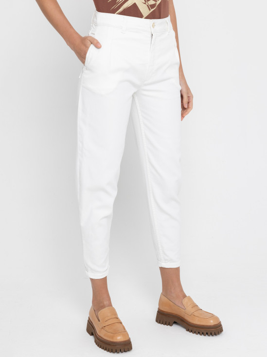  Białe jeansy z luźnymi nogawkami Deni Cler Milano